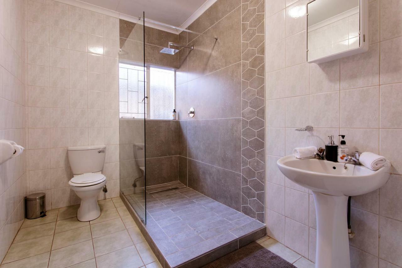 Casa di 200 m² con 1 camera Pretoria-Noord Esterno foto